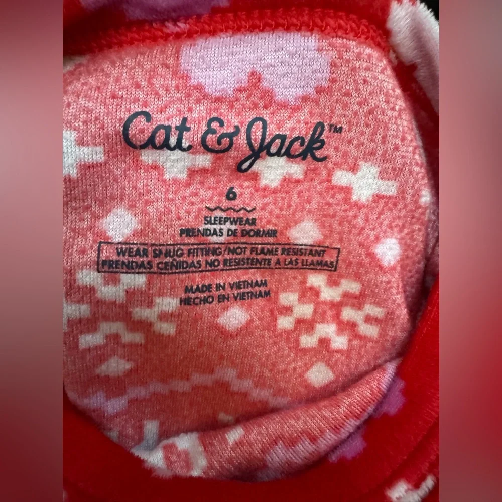 Cat & Jack Reindeer Cross & Hearts Red White Pajamas Matching Set Girls size 6
